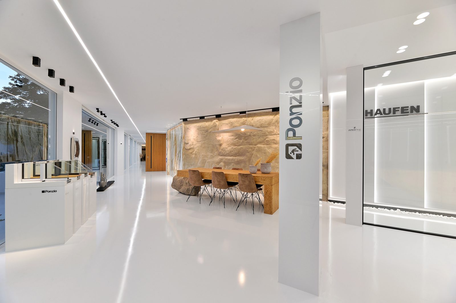 Showroom Αθηνών 15