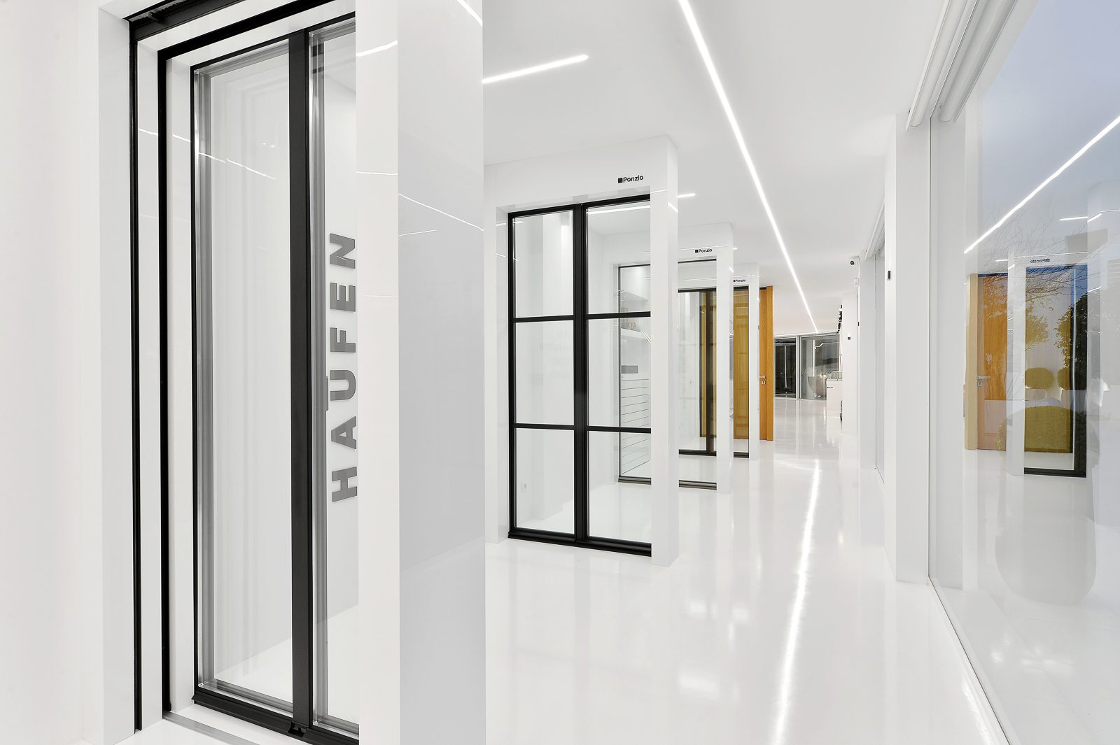 Showroom Αθηνών 13